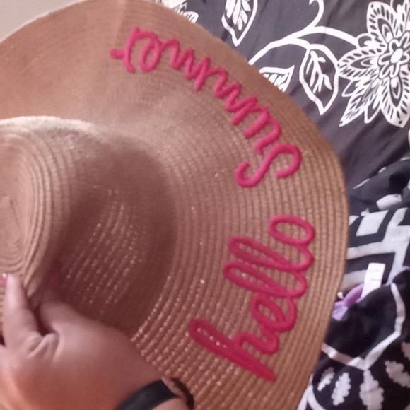 Hat - Picture 2 of 4